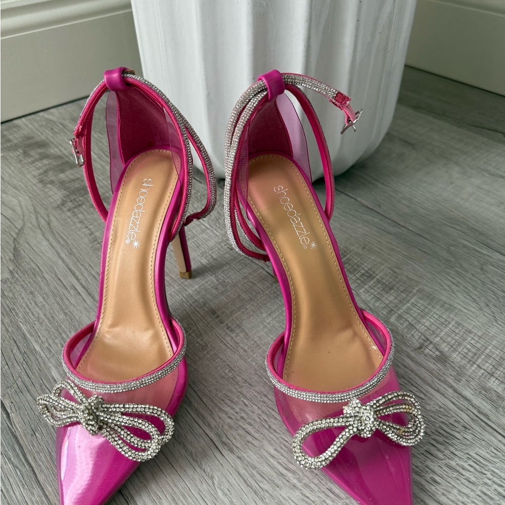 Shoe Dazzle Fuchsia Heels with Metallic Bow